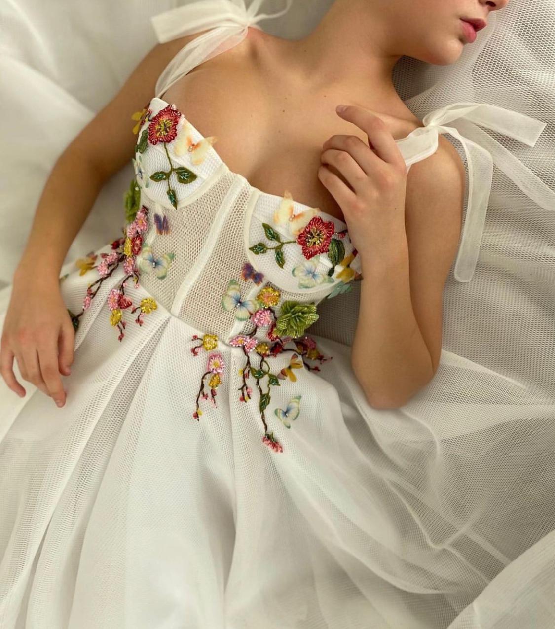 Alicia Wonderflowers Bridal Dress - Image 3