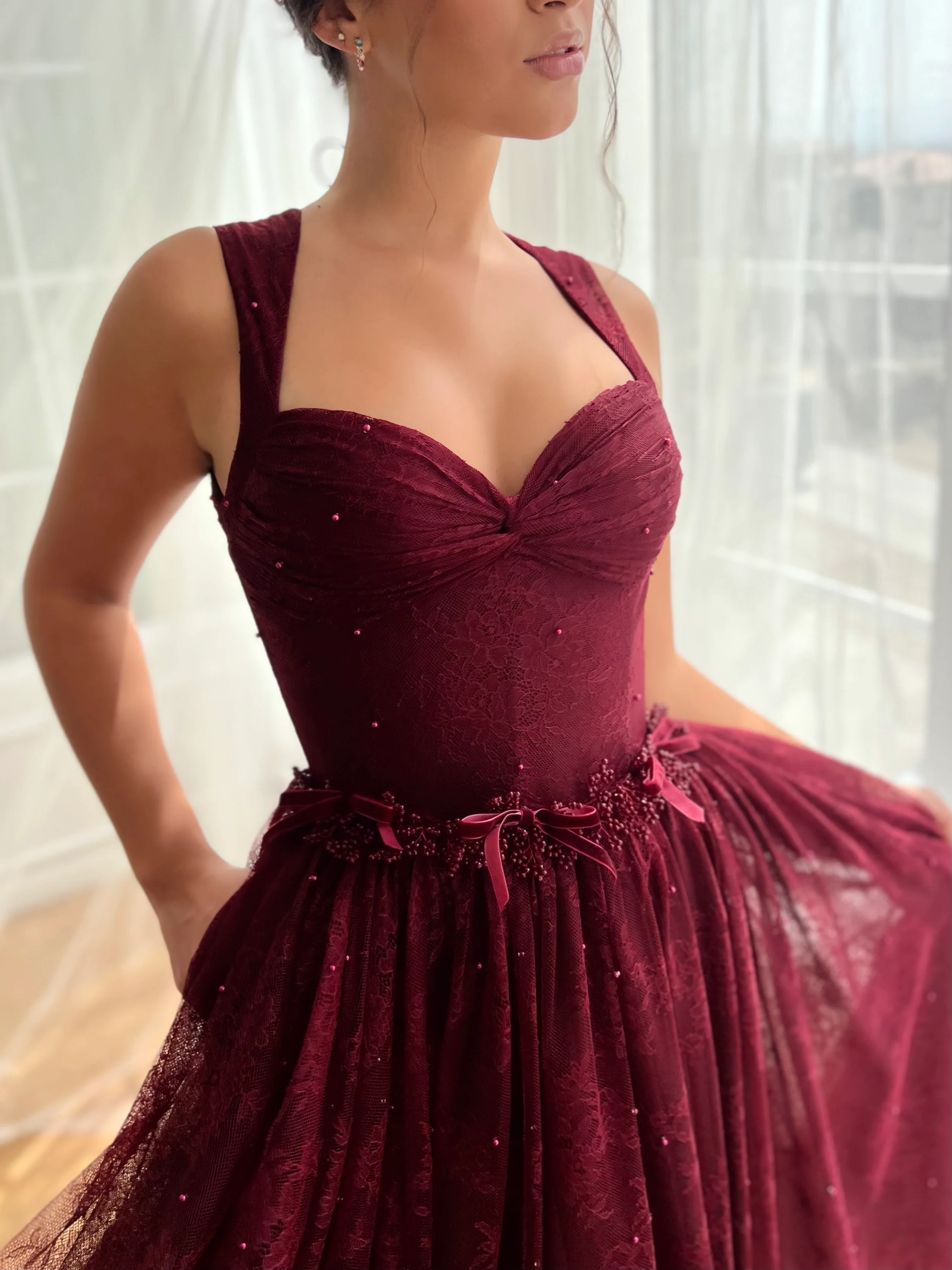 Burgundy Dantelle Midi Dress - Image 2