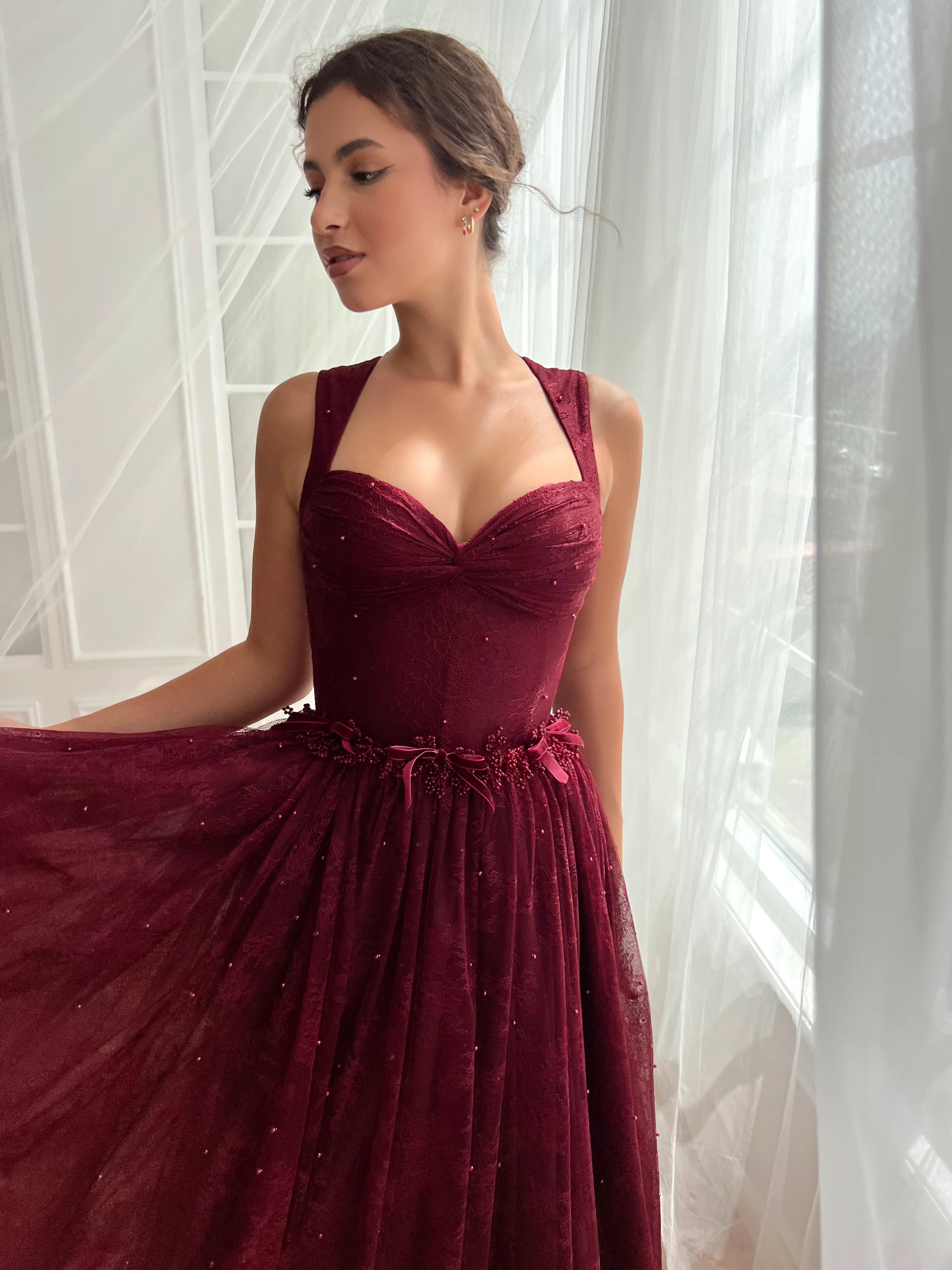 Burgundy Dantelle Midi Dress - Image 4