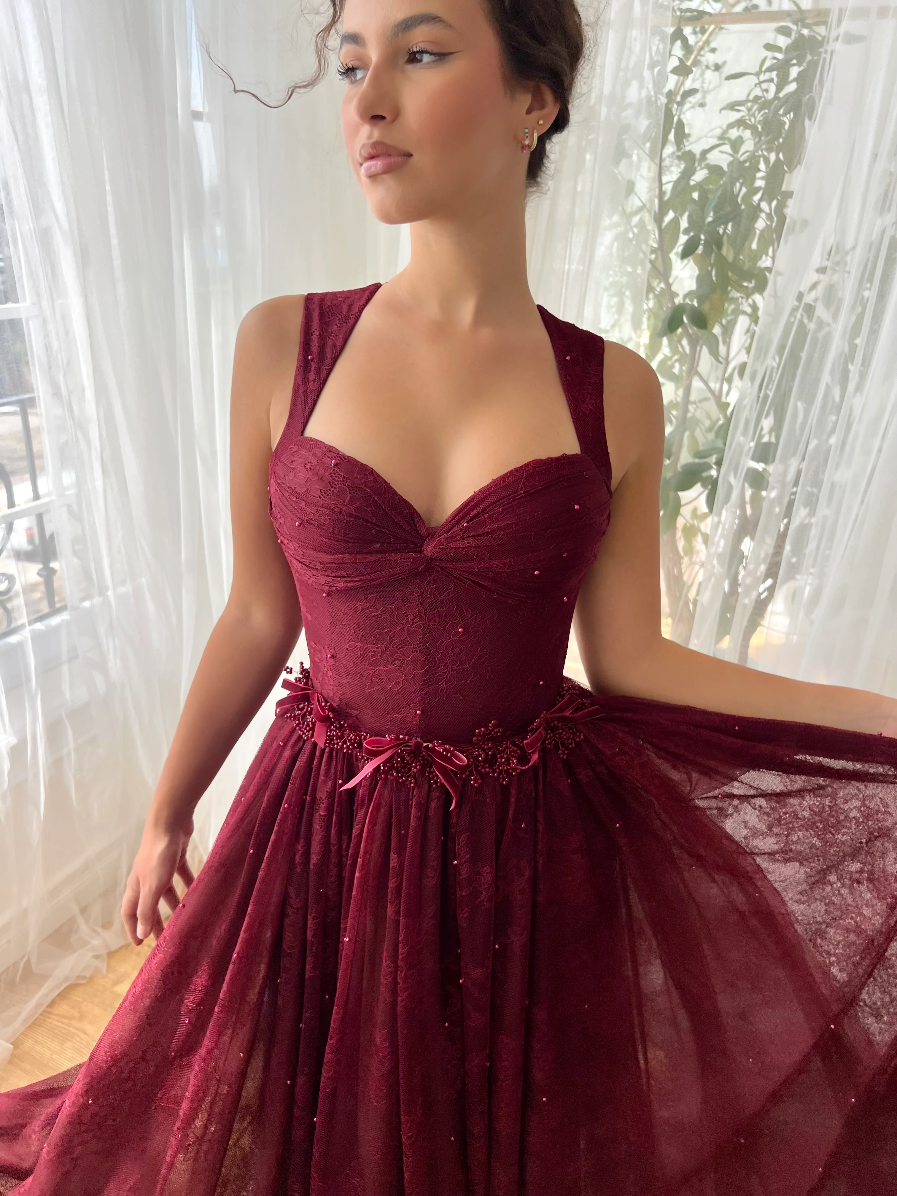Burgundy Dantelle Midi Dress - Image 5