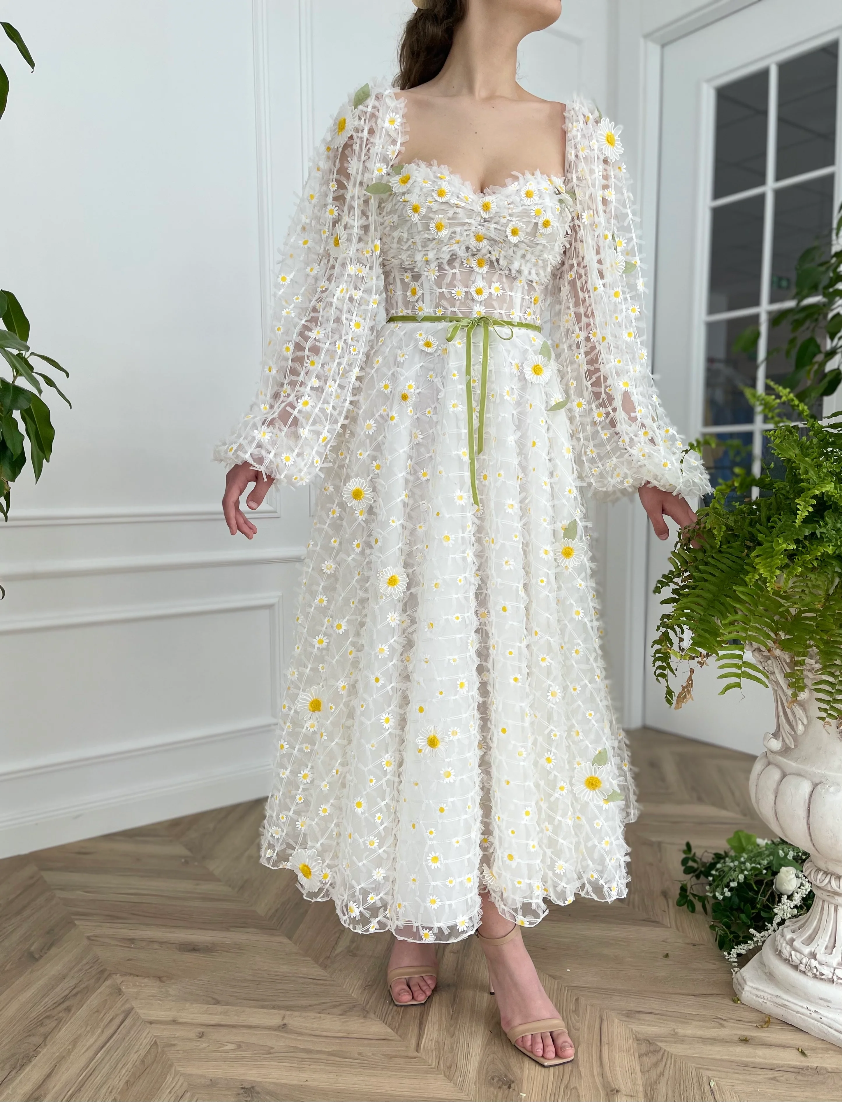 Daisy Lattice Dress - Image 9