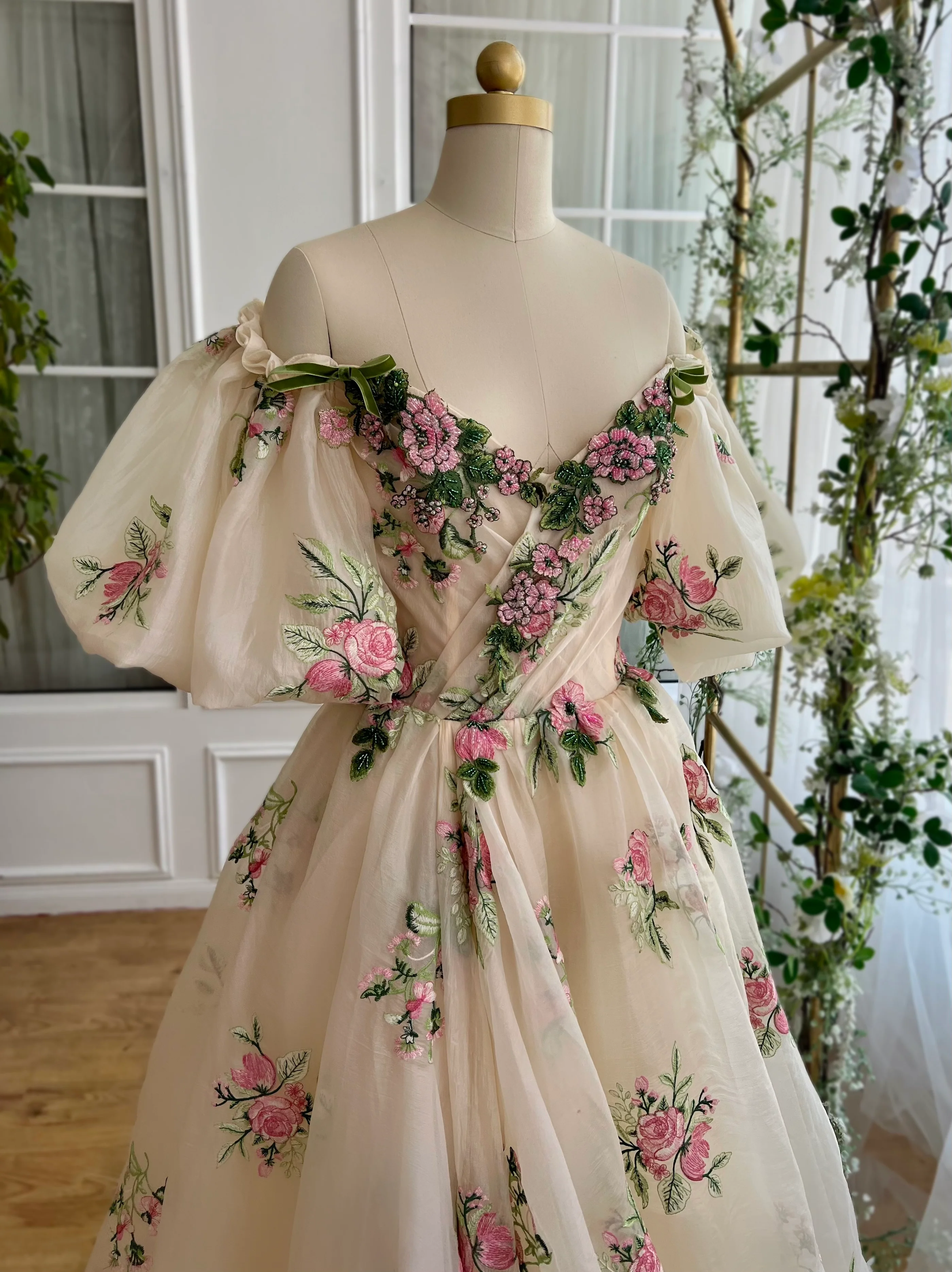 Fleur Trail Gown - Image 3