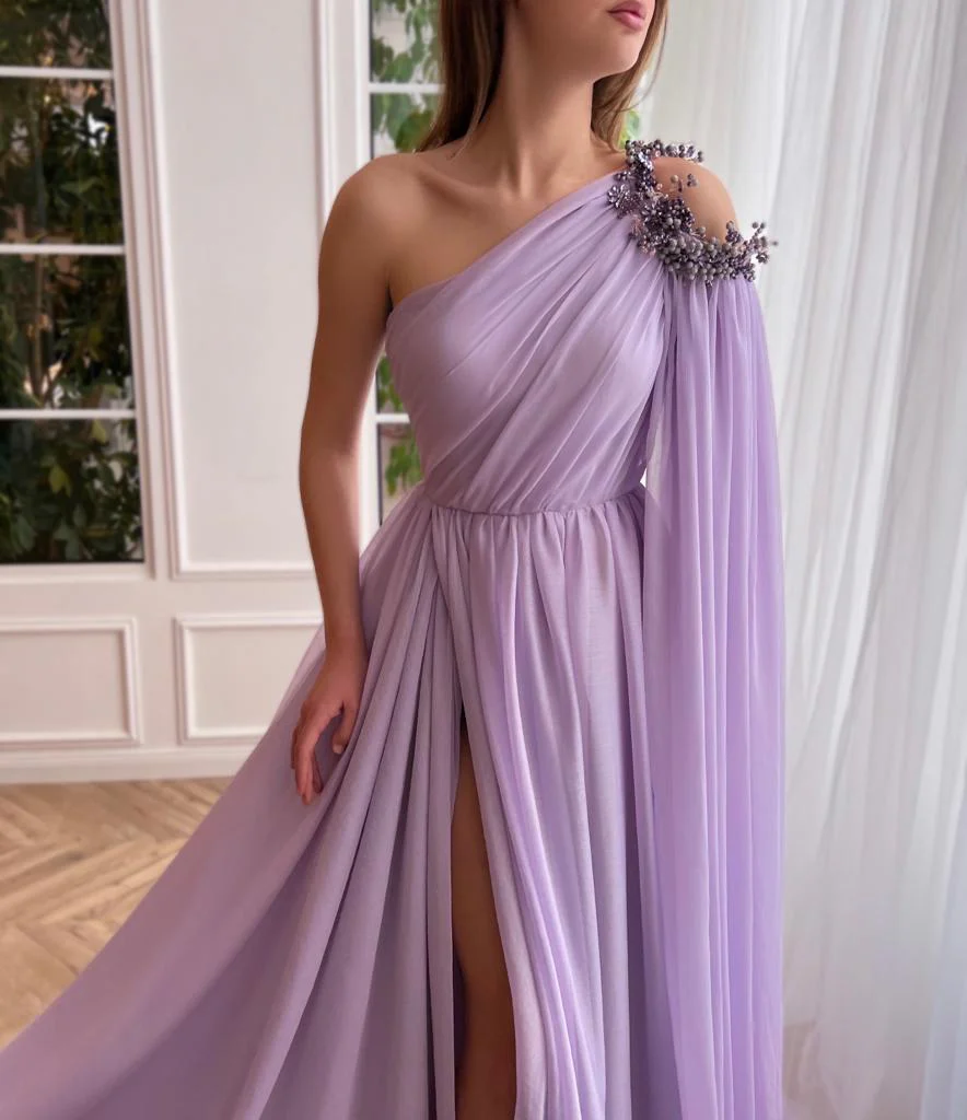 Lady in Lavender Gown - Image 3
