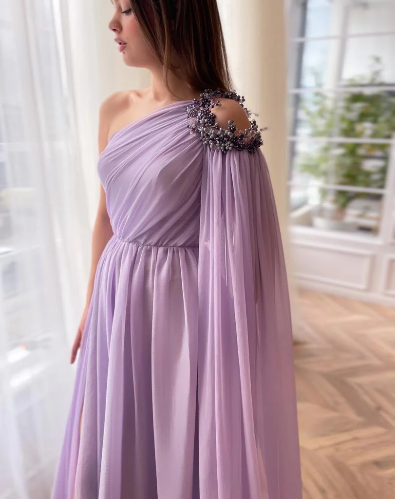 Lady in Lavender Gown - Image 5