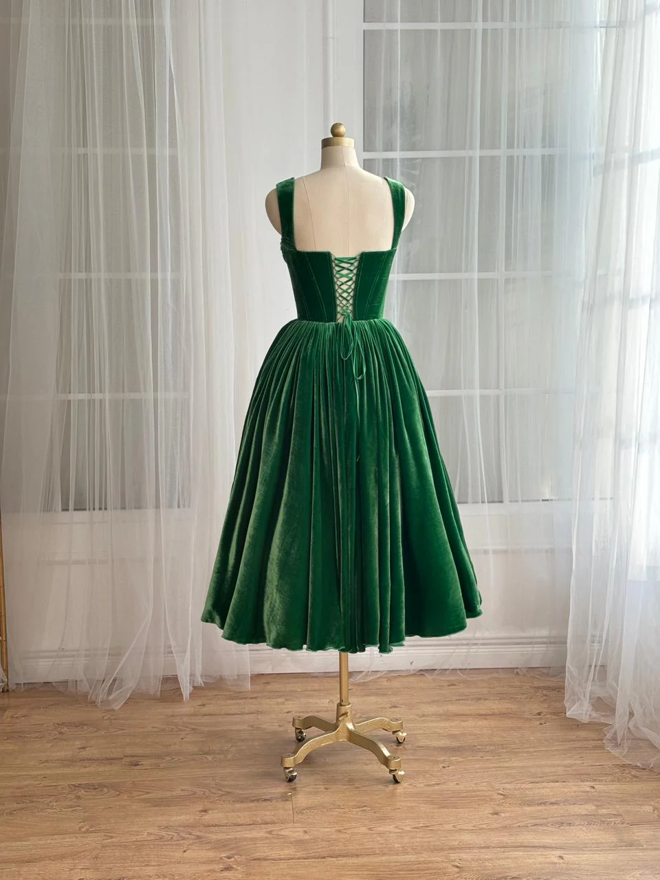 Laurel Velvet Midi Dress - Image 4