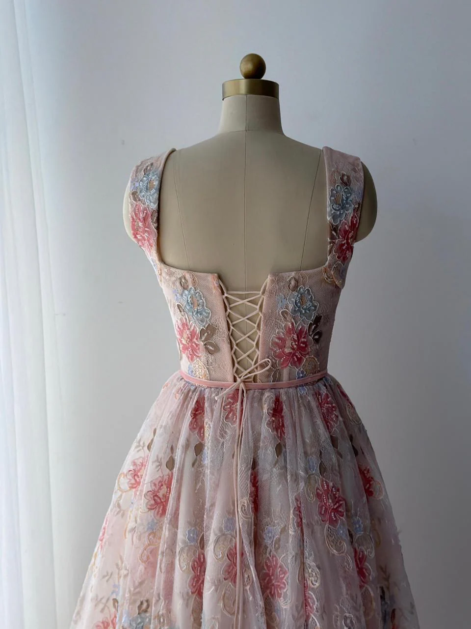 Liora Lace Midi Dress - Image 3