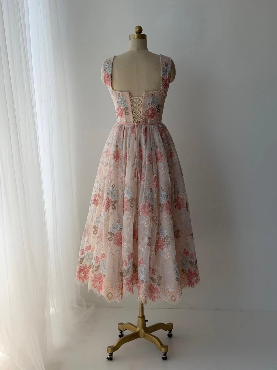 Liora Lace Midi Dress - Image 4