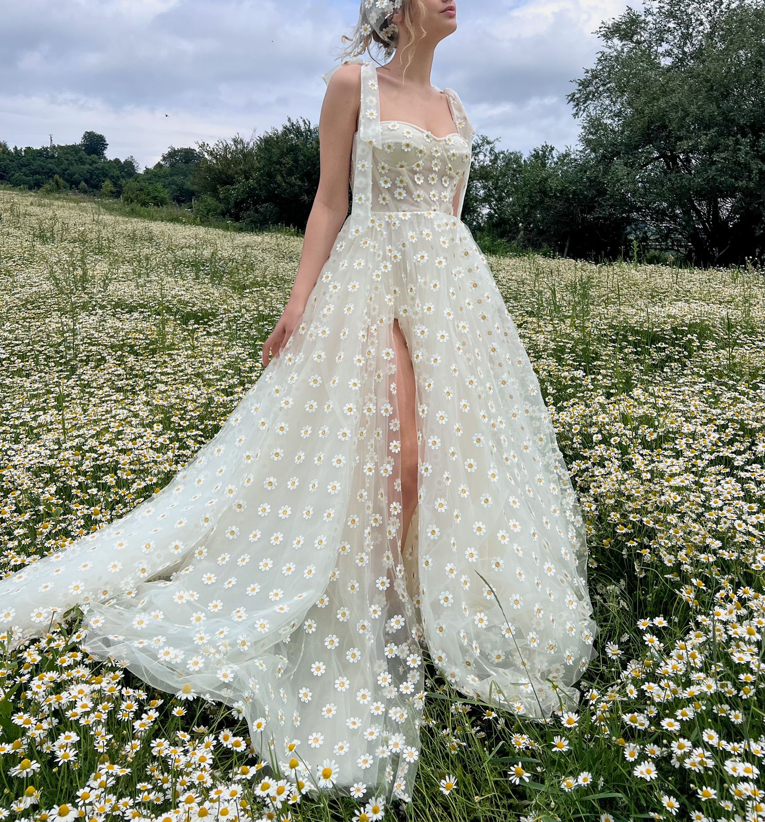 Meadow Daisy Gown - Image 3