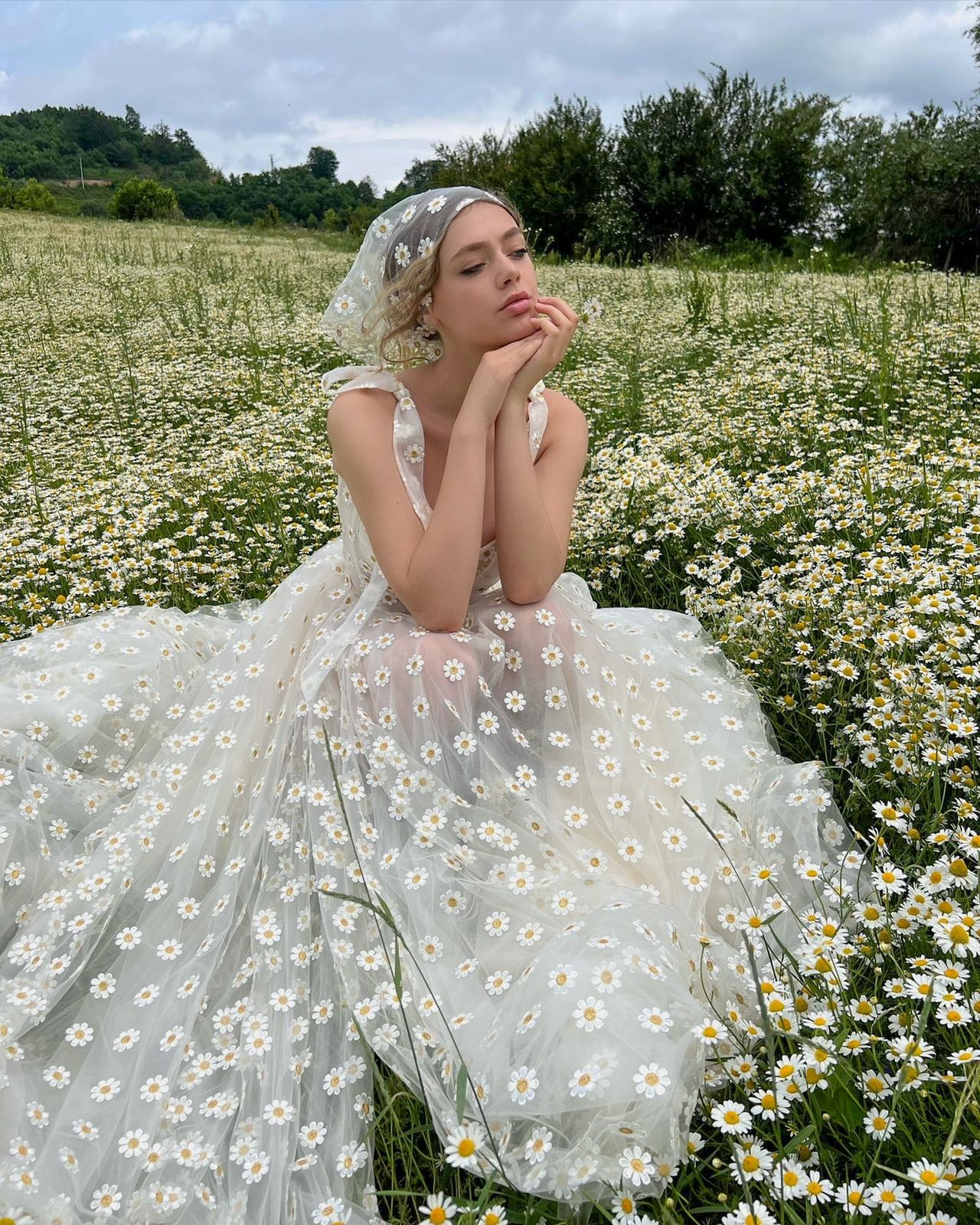 Meadow Daisy Gown - Image 5