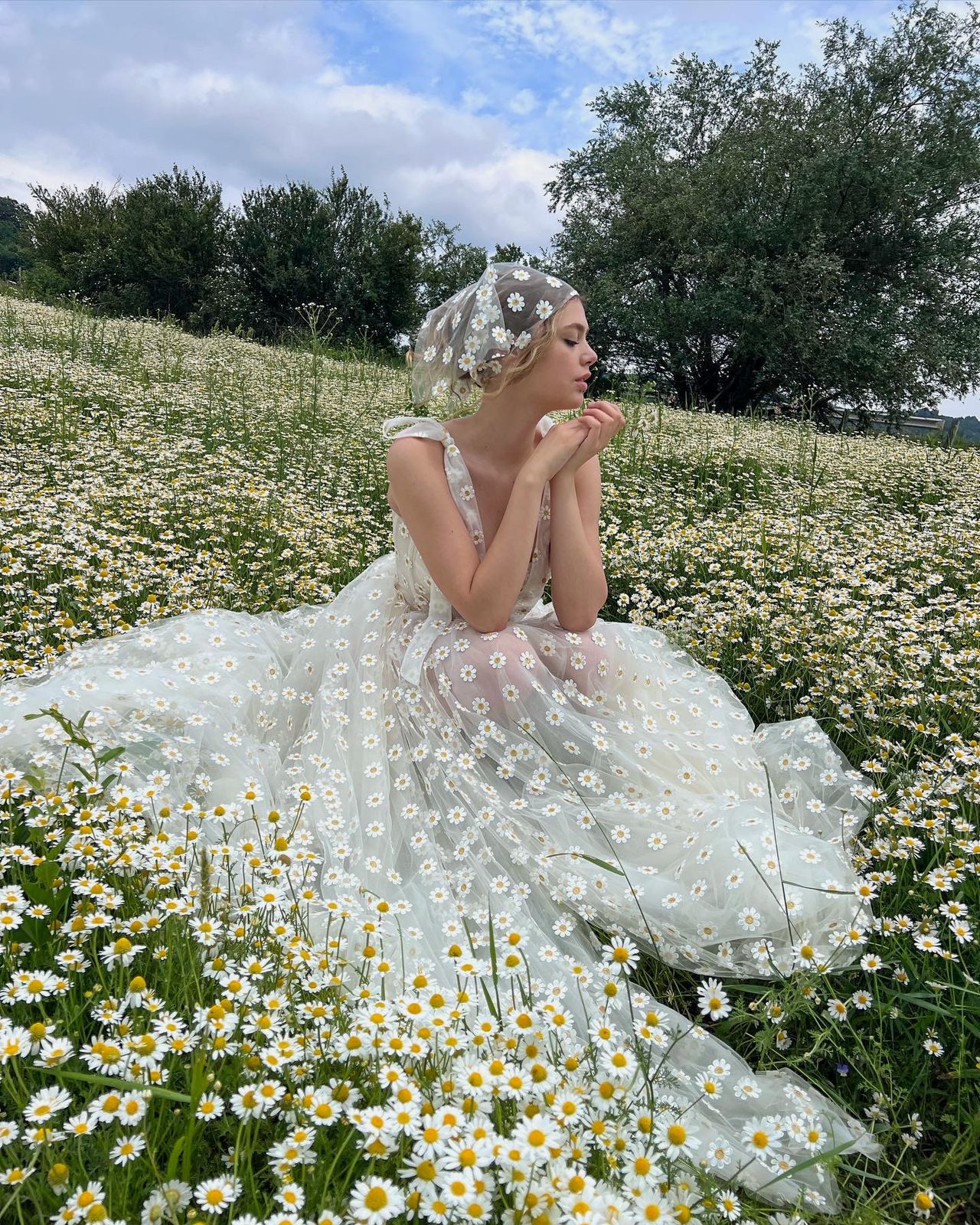 Meadow Daisy Gown - Image 6