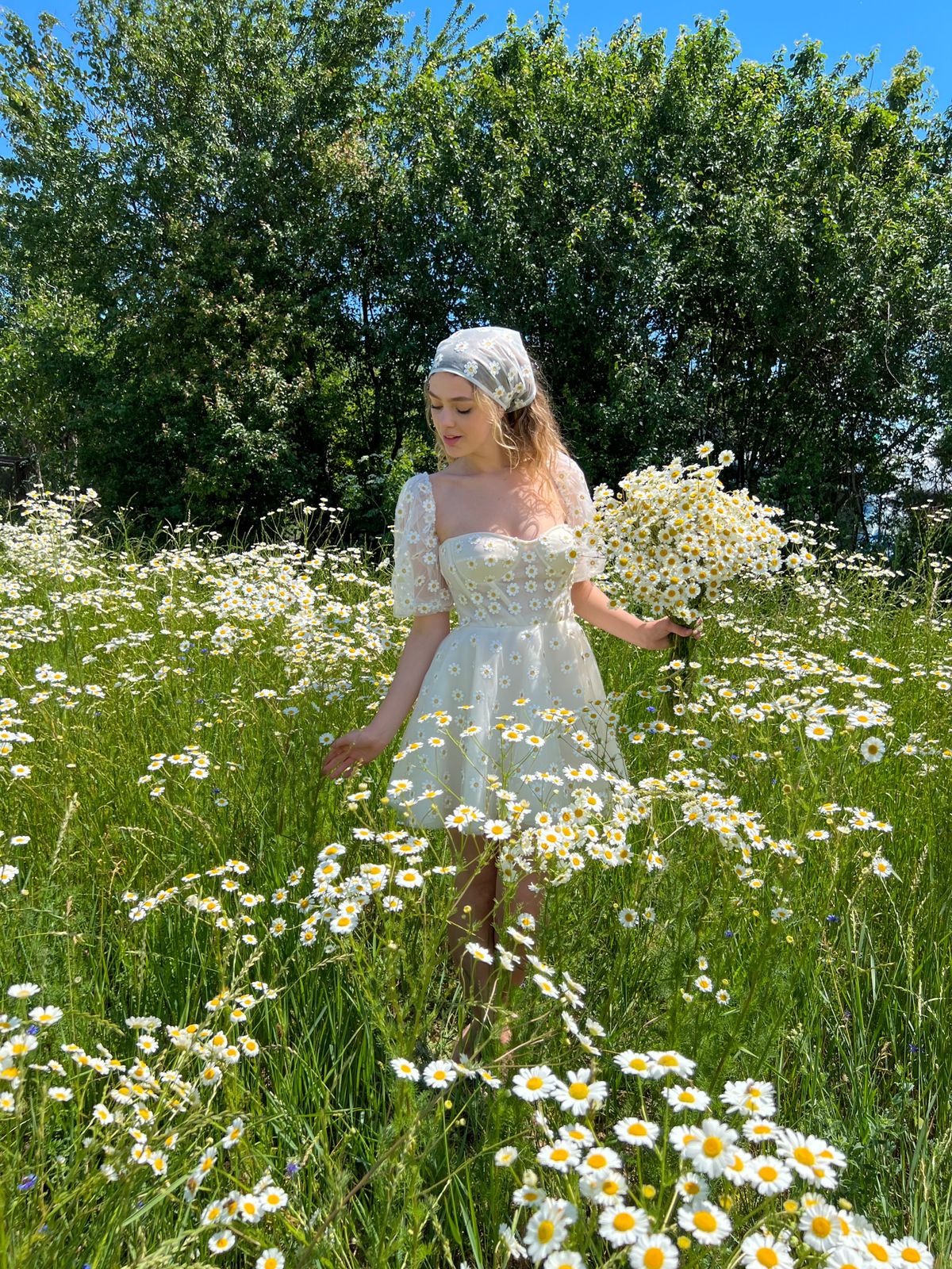 Meadow Daisy Scarf - Image 3