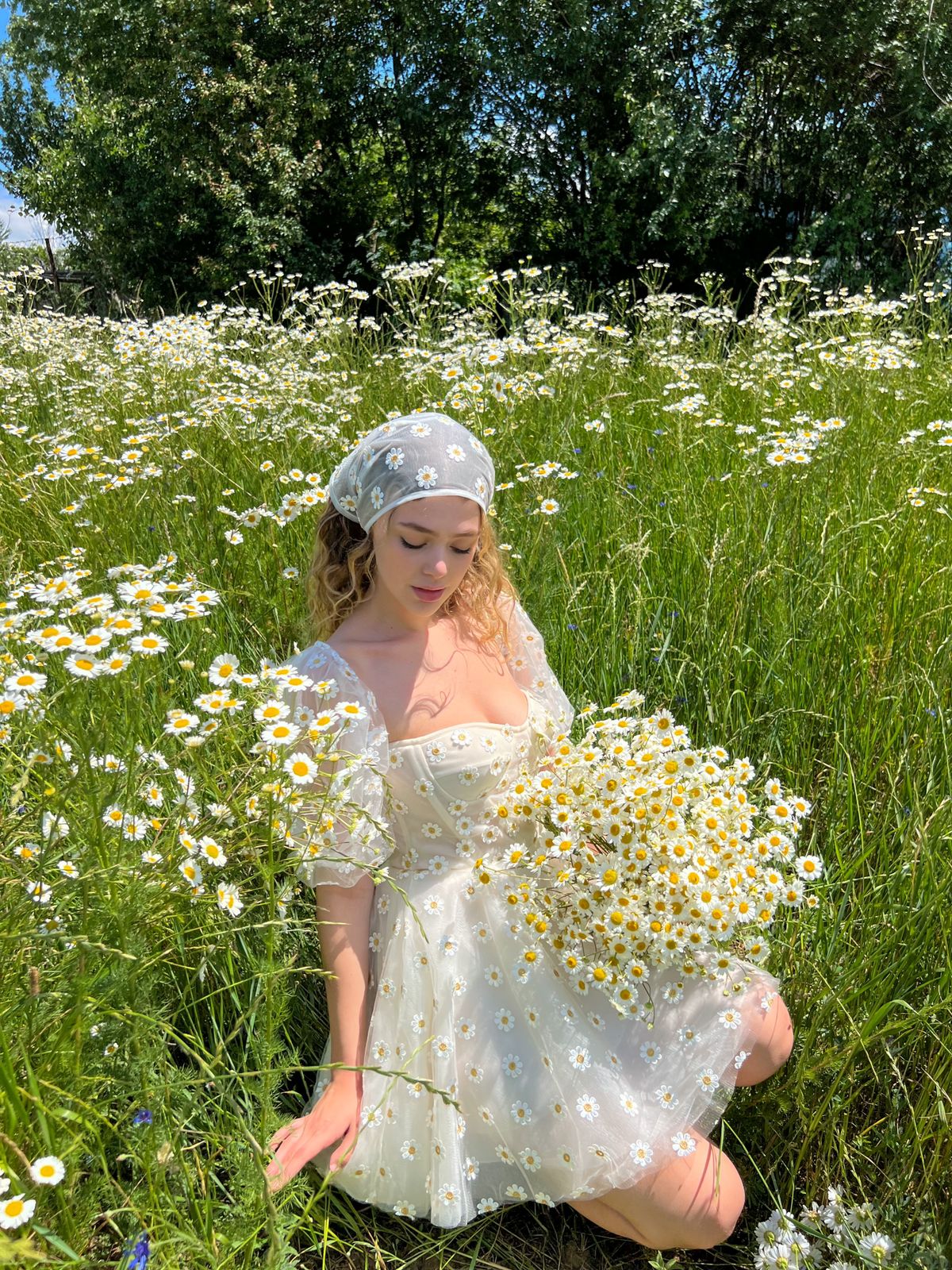 Meadow Daisy Scarf - Image 4
