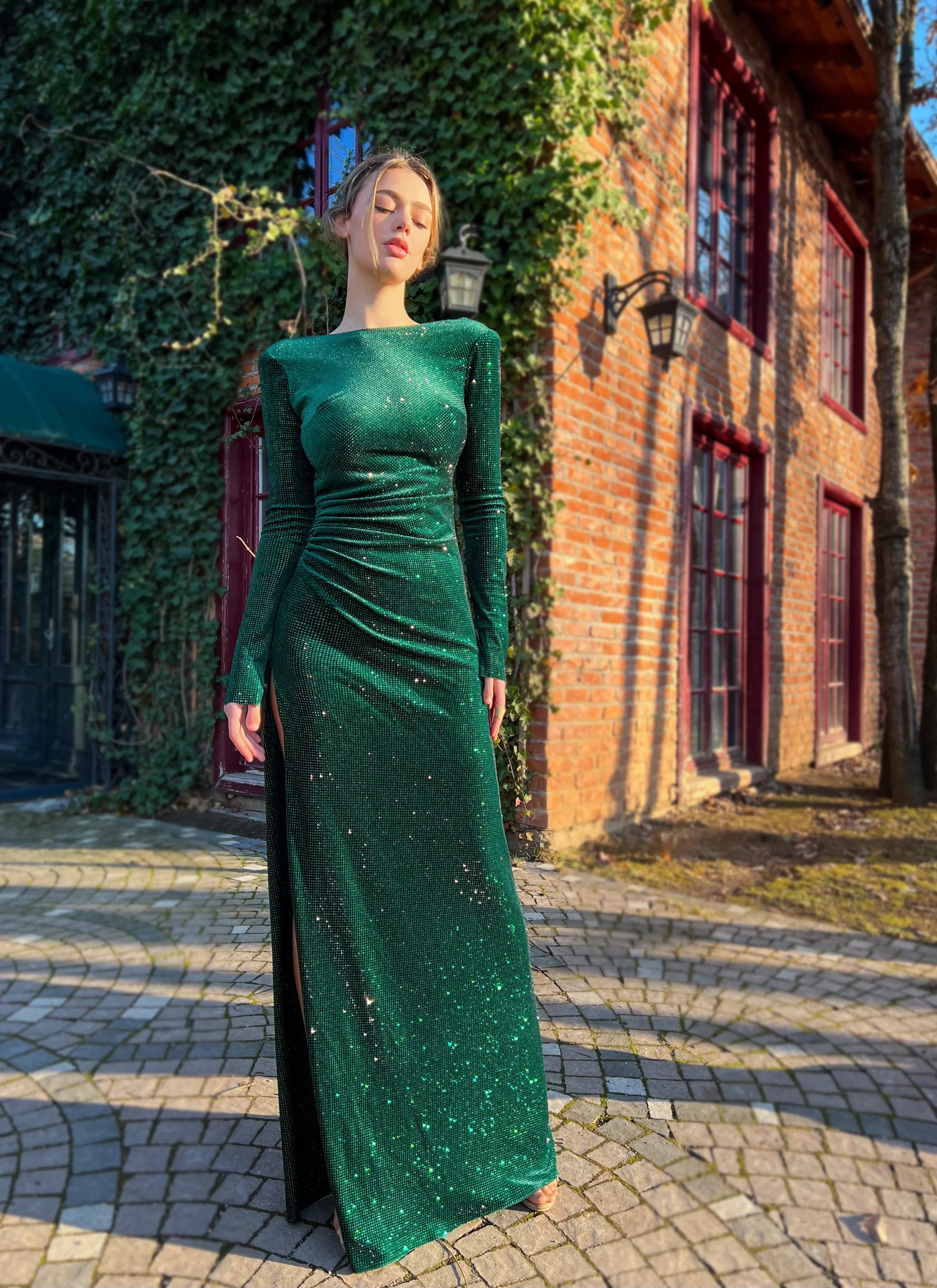 Opulent Emerald Mermaid Dress - Image 5