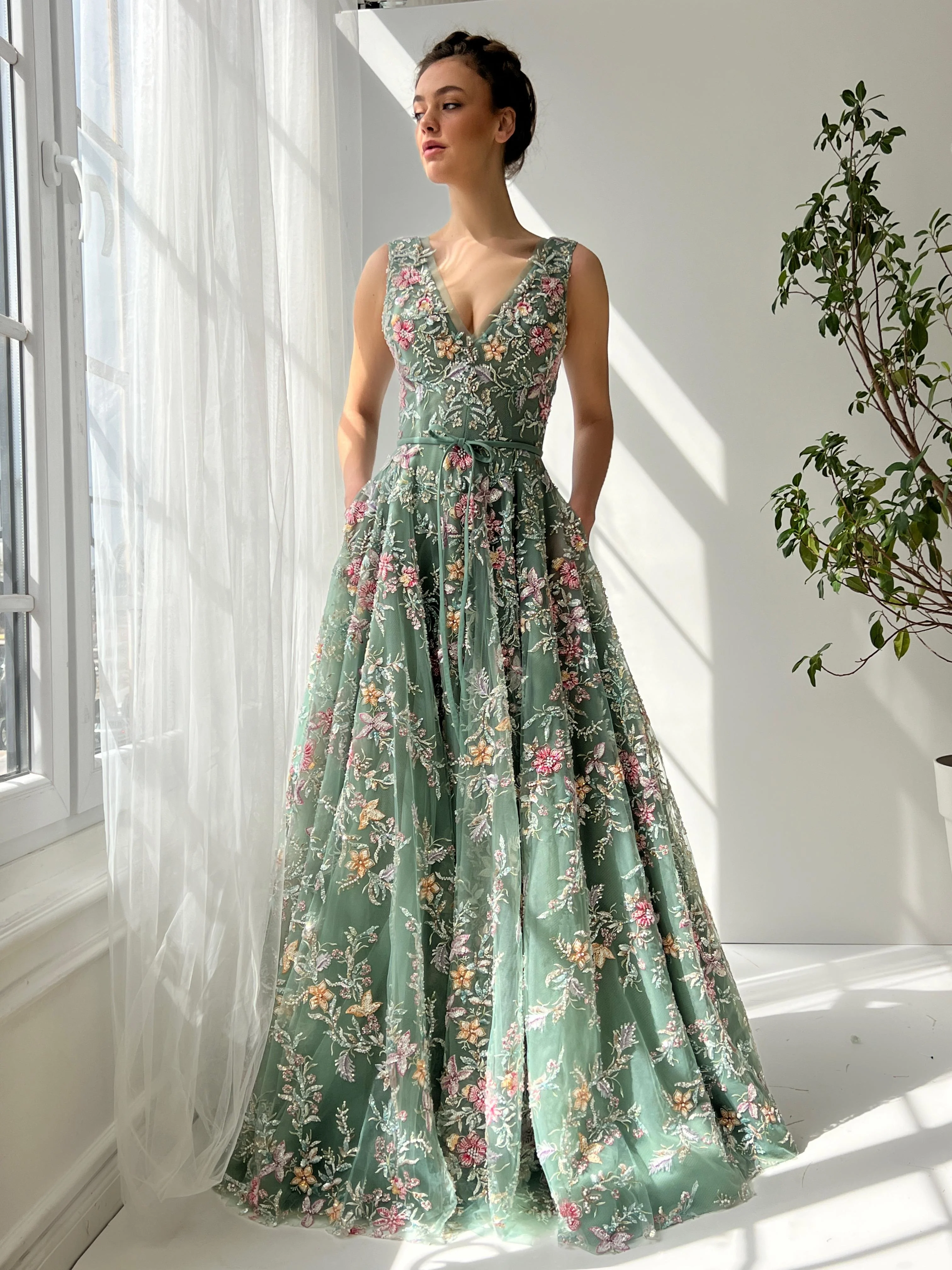 Thistle Meadow Bare Gown - Image 2