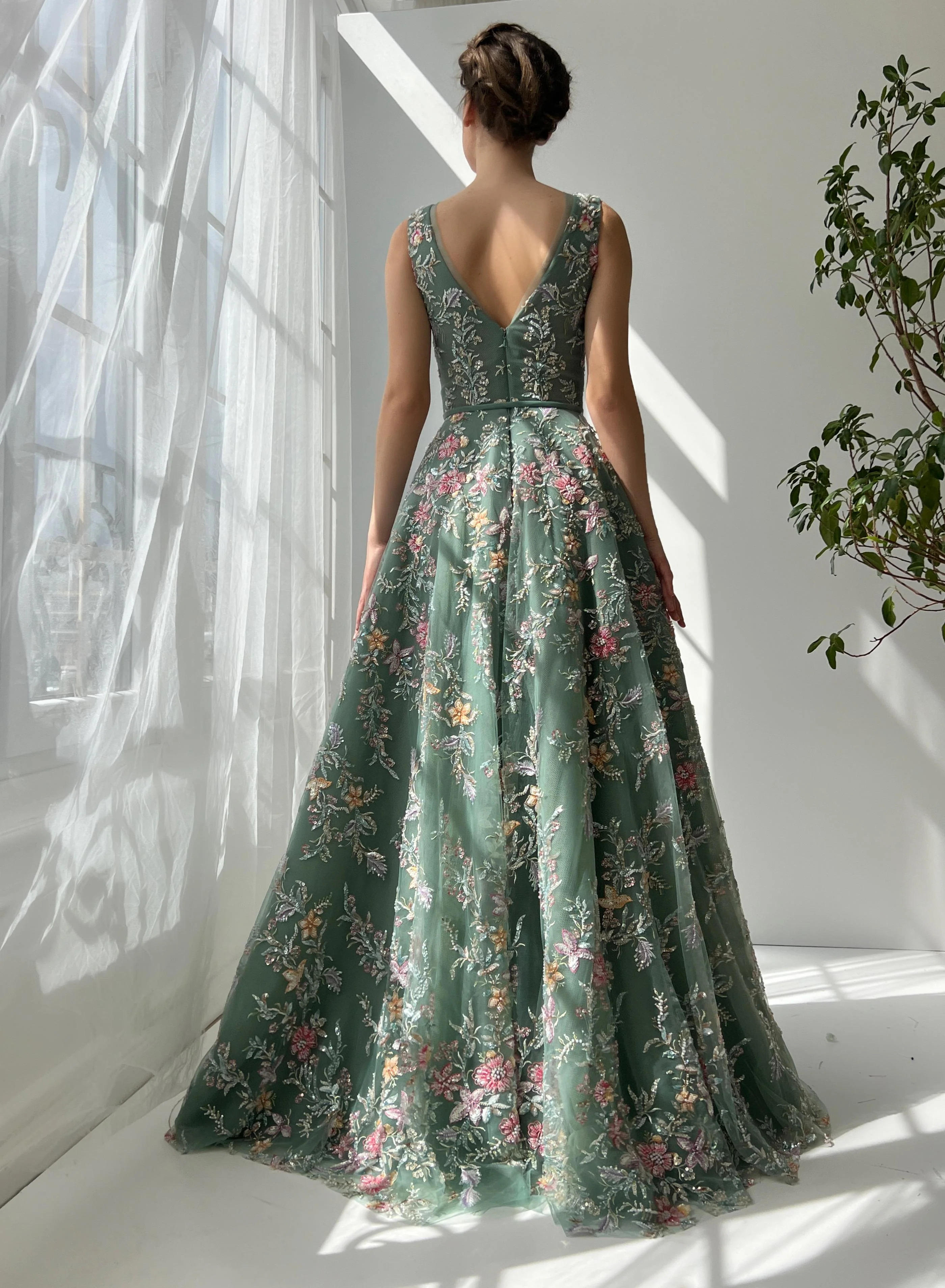 Thistle Meadow Bare Gown - Image 3