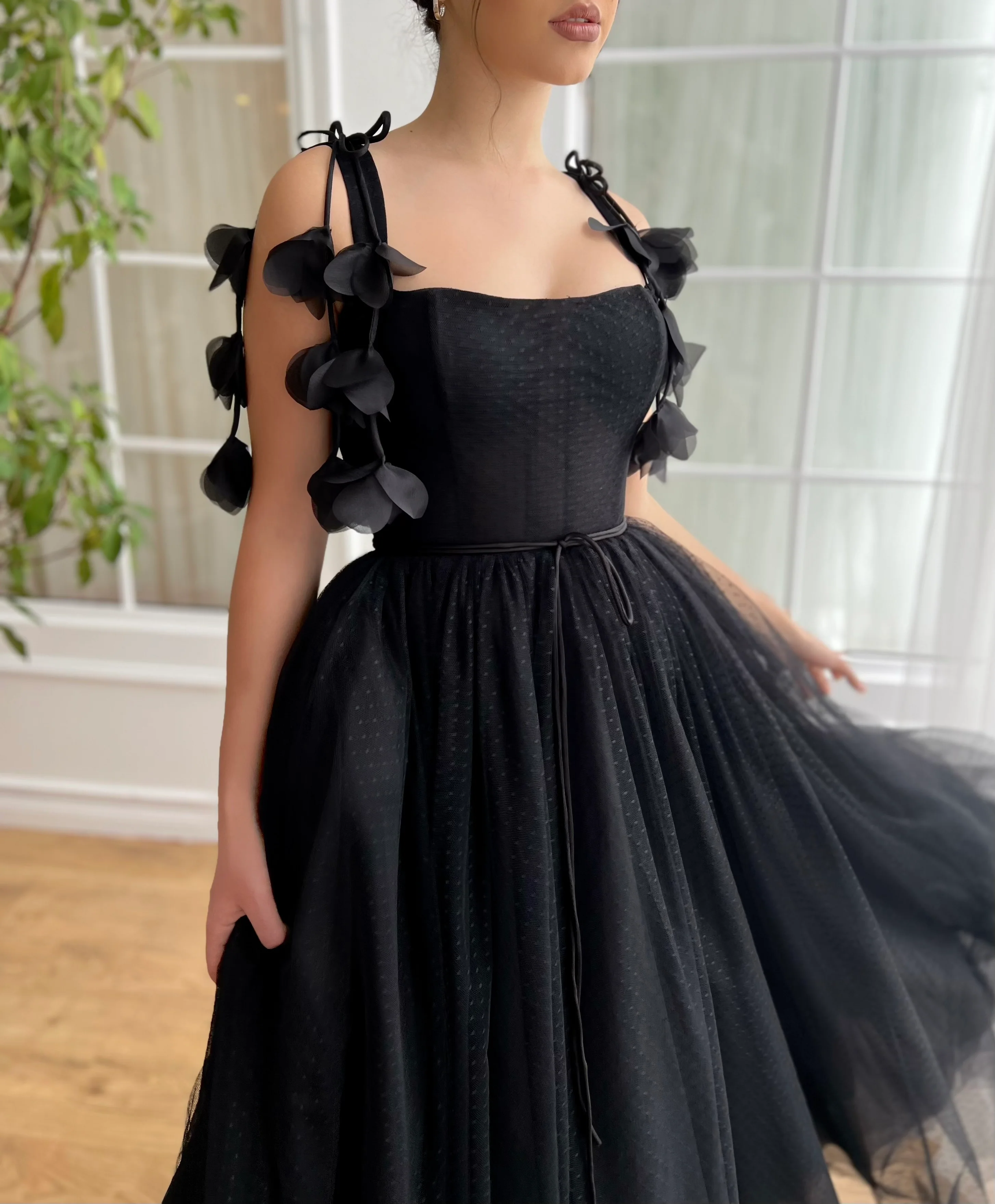 Timeless Noir Tulle Dress - Image 4